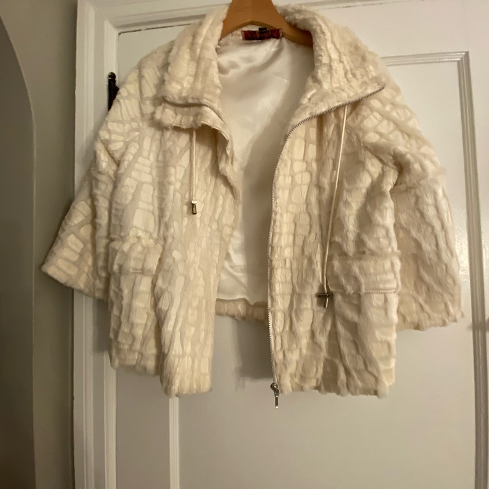 TUMBLEWEED | L || Jacket Coat Fuzzy Furry Cropped Off White Faux Fur Women